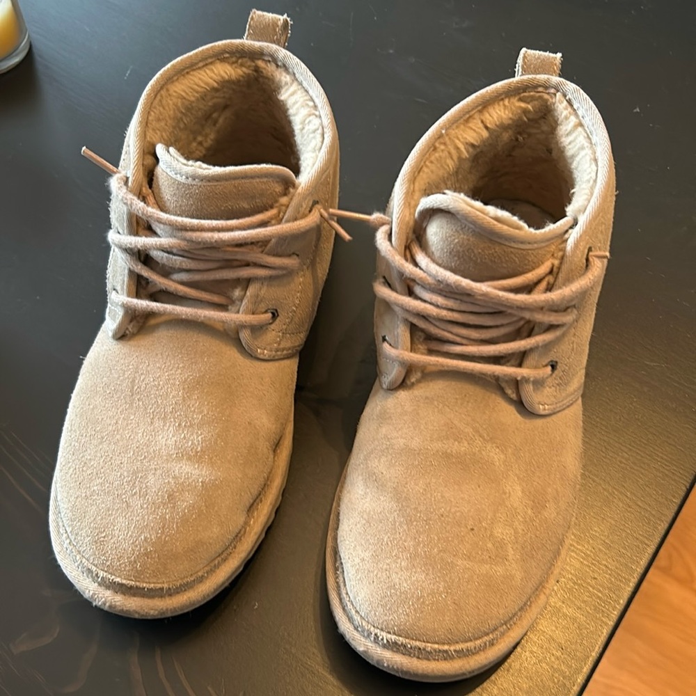 Men’s UGG boots size 9